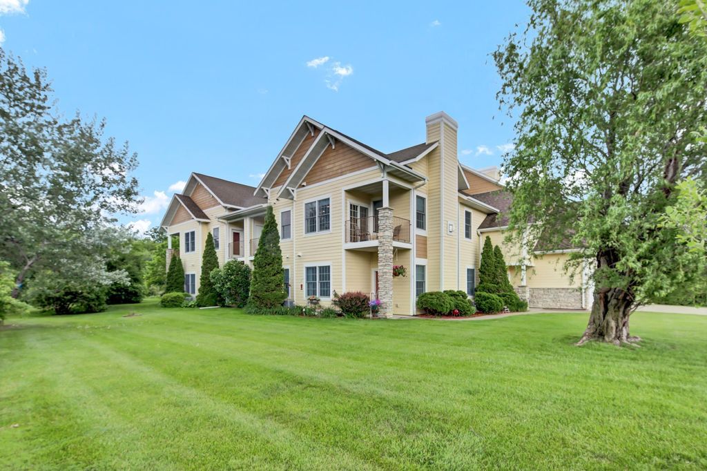 Photo of 755 Hickory Way #2, Lake City, MN 55041 (MLS # 6736785)