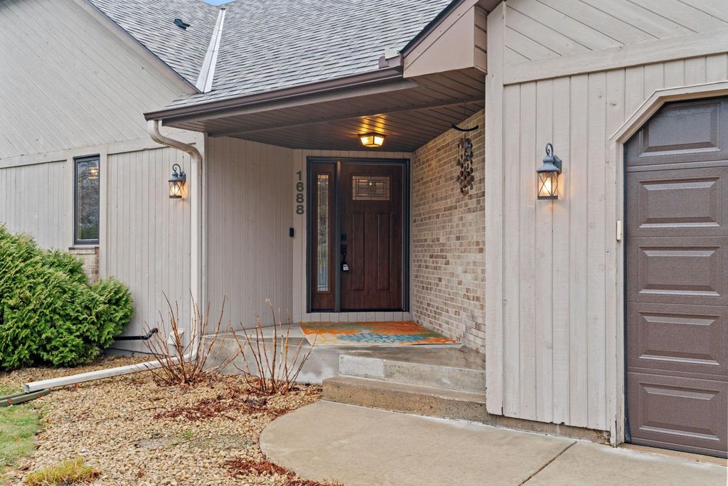 Photo of 1688 Chatham Avenue, Arden Hills, MN 55112 (MLS # 7007996)