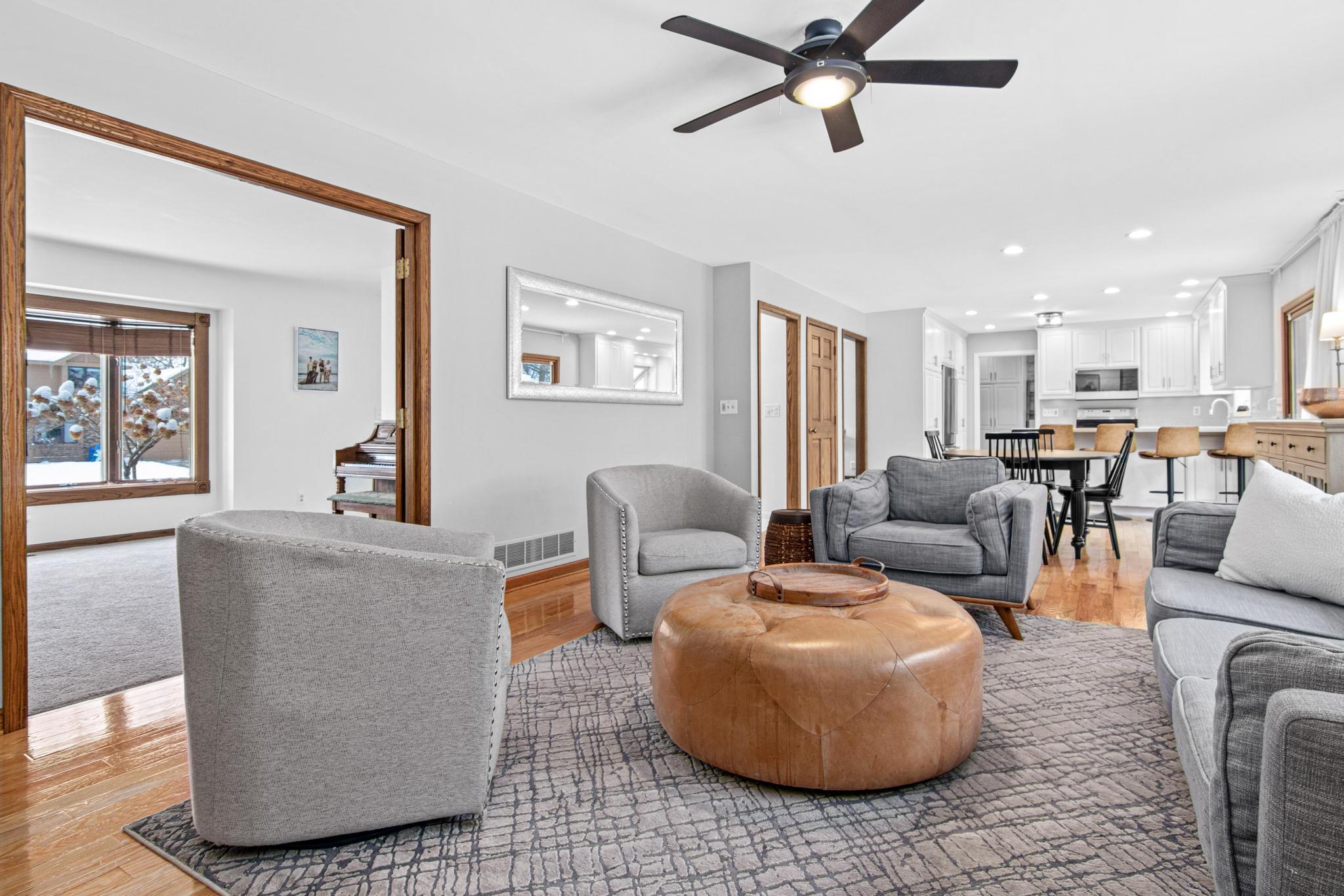 5816 Oxford Street N