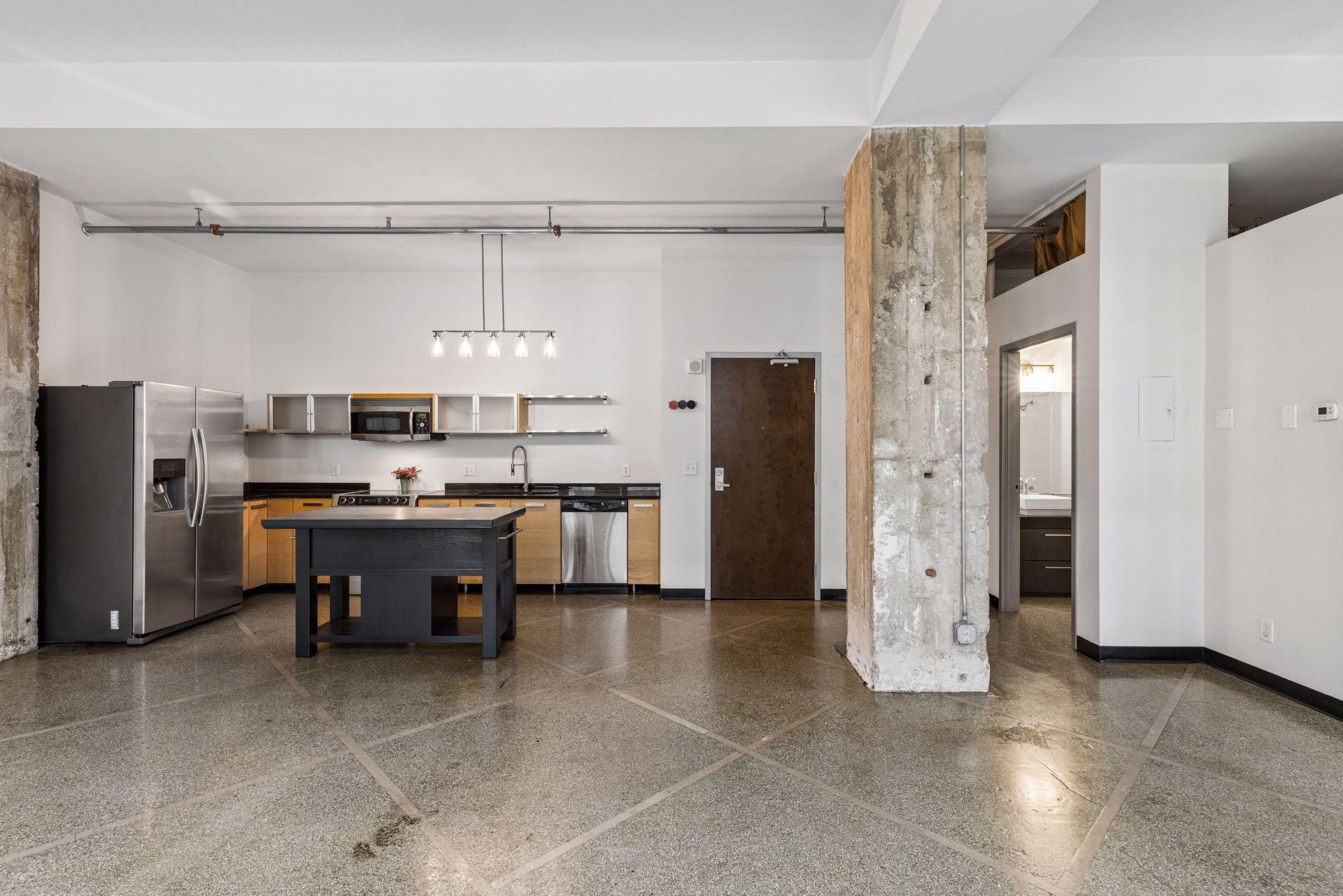 350 Saint Peter Street 903