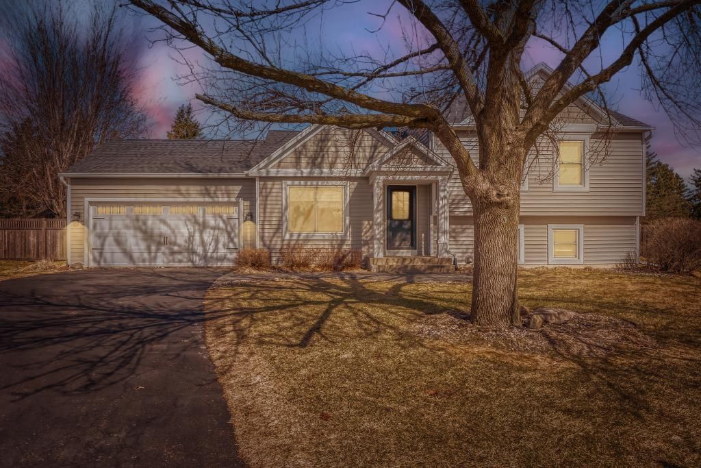 Photo of 3183 Copper Oaks Place, Woodbury, MN 55125 (MLS # 7056693)