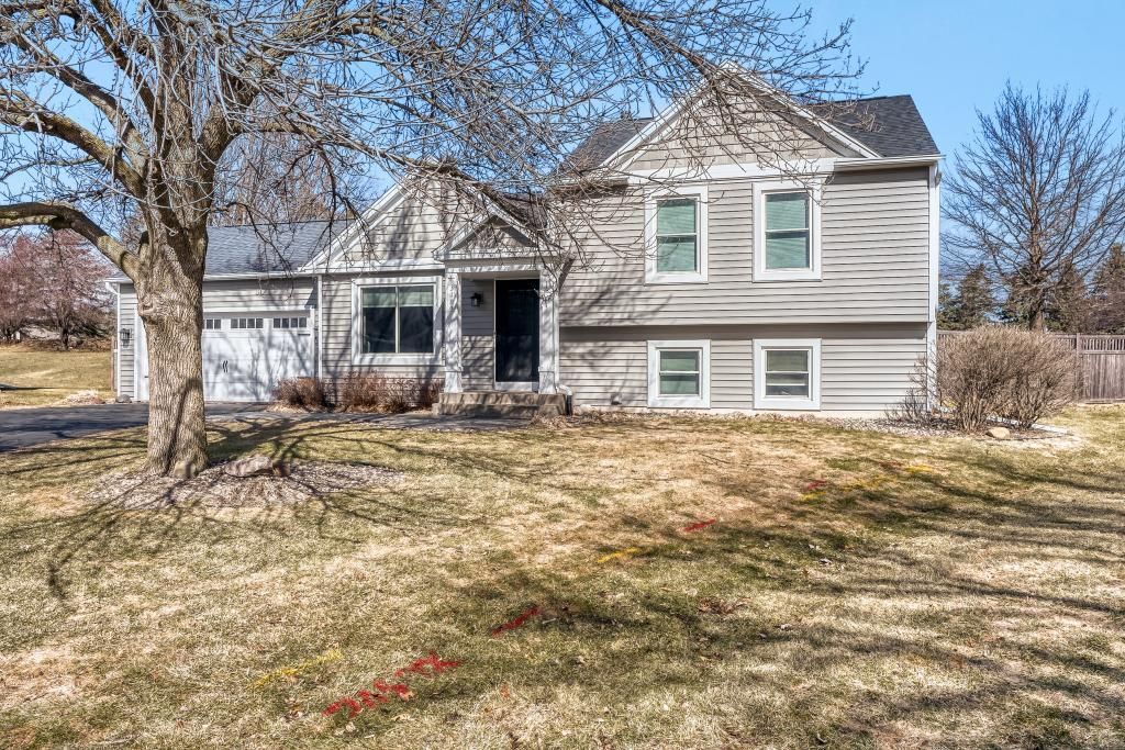 Photo of 3183 Copper Oaks Place, Woodbury, MN 55125 (MLS # 7056693)