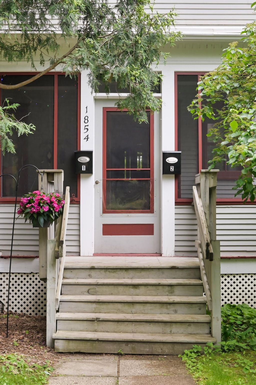 Photo of 1854 Laurel Avenue, Saint Paul, MN 55104 (MLS # 7077424)