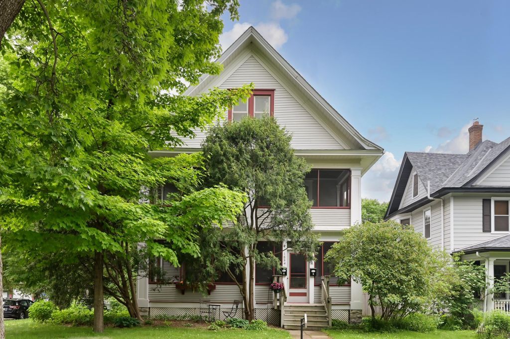 Photo of 1854 Laurel Avenue, Saint Paul, MN 55104 (MLS # 7077424)