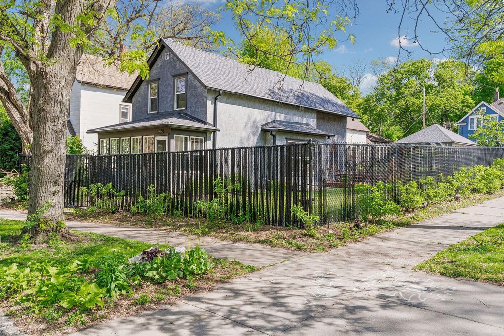 Photo of 350 Maple Street, Saint Paul, MN 55106 (MLS # 7044804)