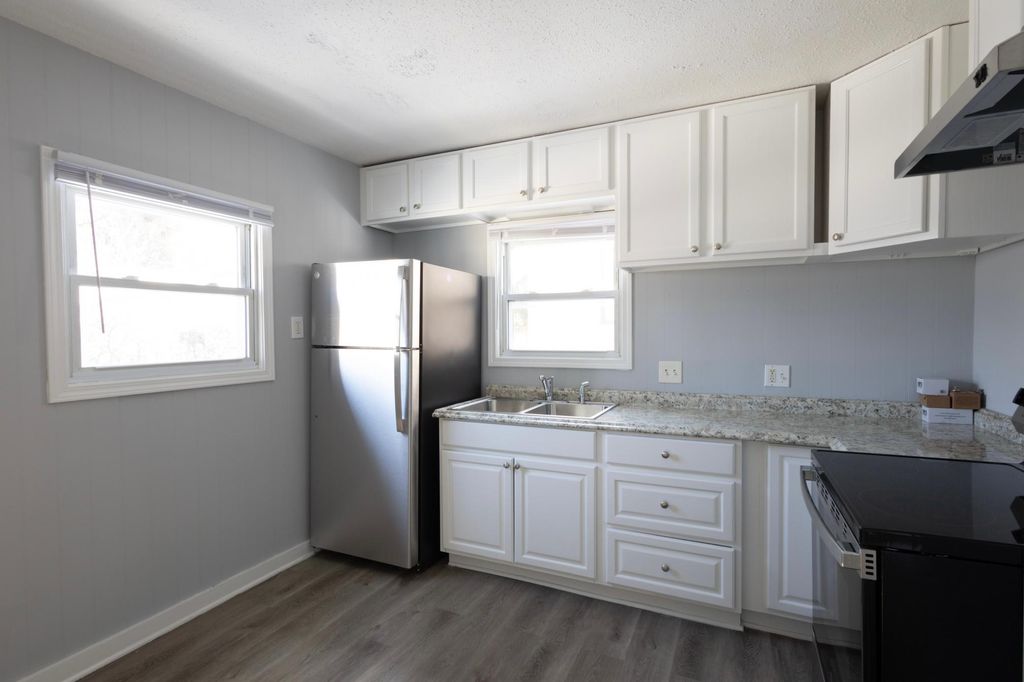 Photo of 1168 Lane Pl Pl, Saint Paul, MN 55106 (MLS # 7037713)