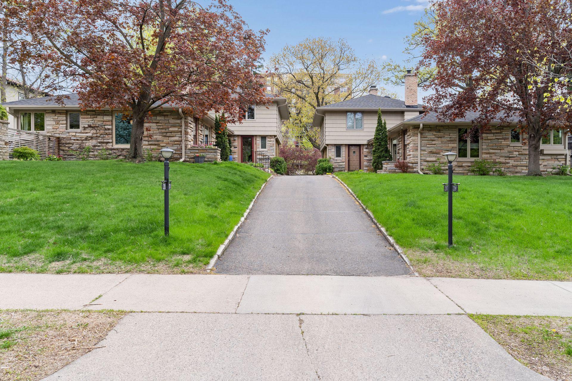 2713 W 28th Street W