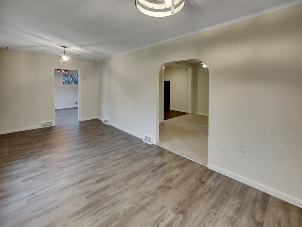 Photo of 2022 English Street, Maplewood, MN 55109 (MLS # 6823073)