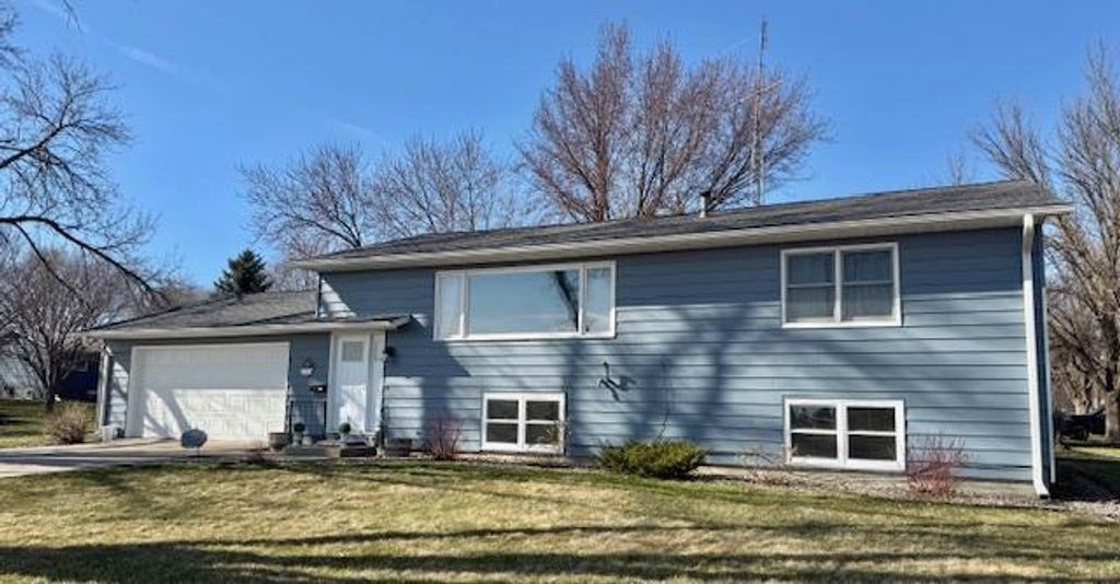 Photo of 419 Normandale Road, Redwood Falls, MN 56283 (MLS # 7049640)
