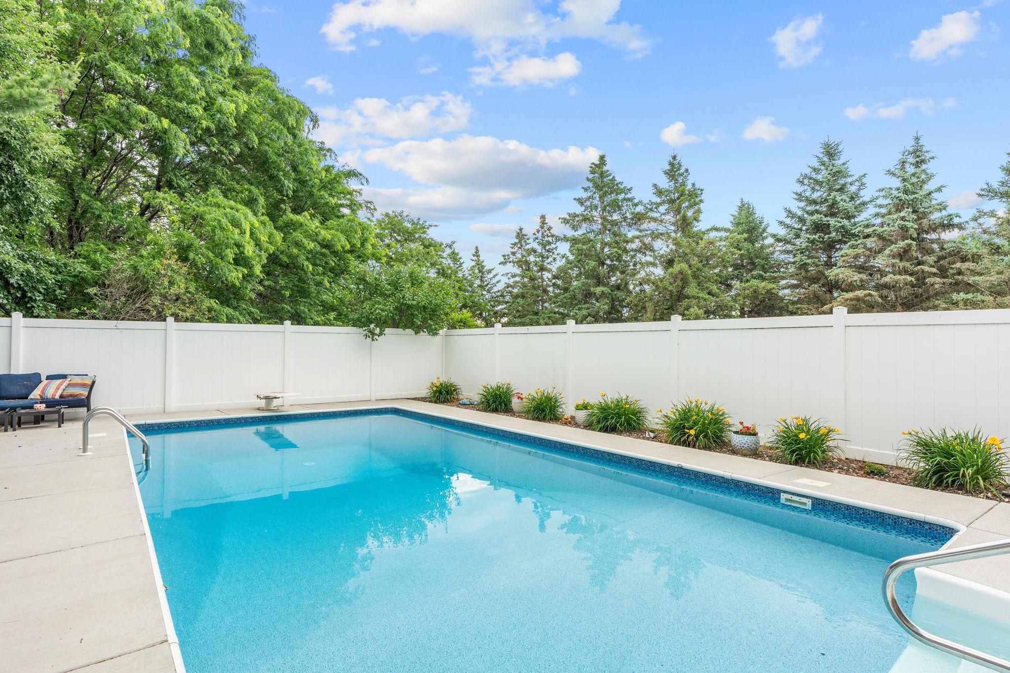 1257 Donegal Alcove