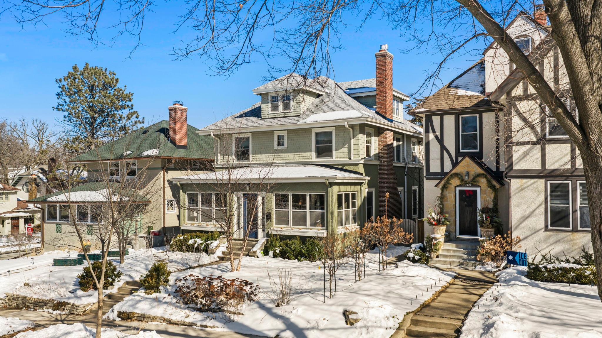 2405 Sheridan Avenue S