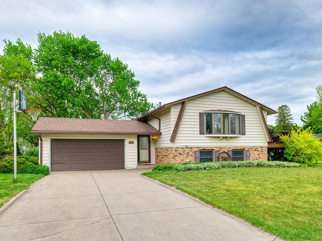 Photo of 10133 Drew Avenue S, Bloomington, MN 55431 (MLS # 7067299)