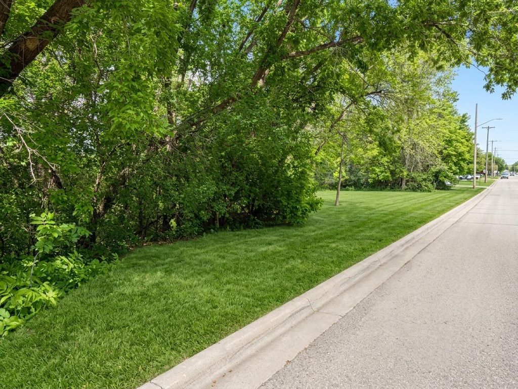 Photo of 202 W Everett Avenue, Fergus Falls, MN 56537 (MLS # 7079261)