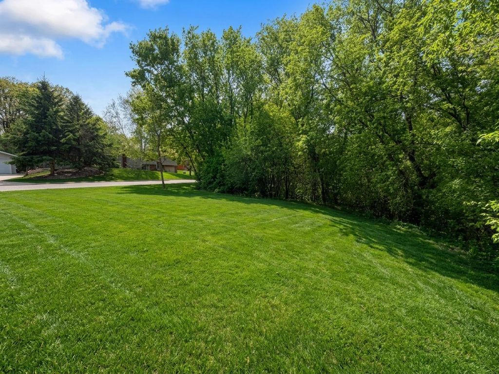Photo of 202 W Everett Avenue, Fergus Falls, MN 56537 (MLS # 7079261)