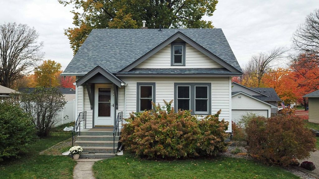 Photo of 763 Mcknight Road S, Saint Paul, MN 55119 (MLS # 7002223)