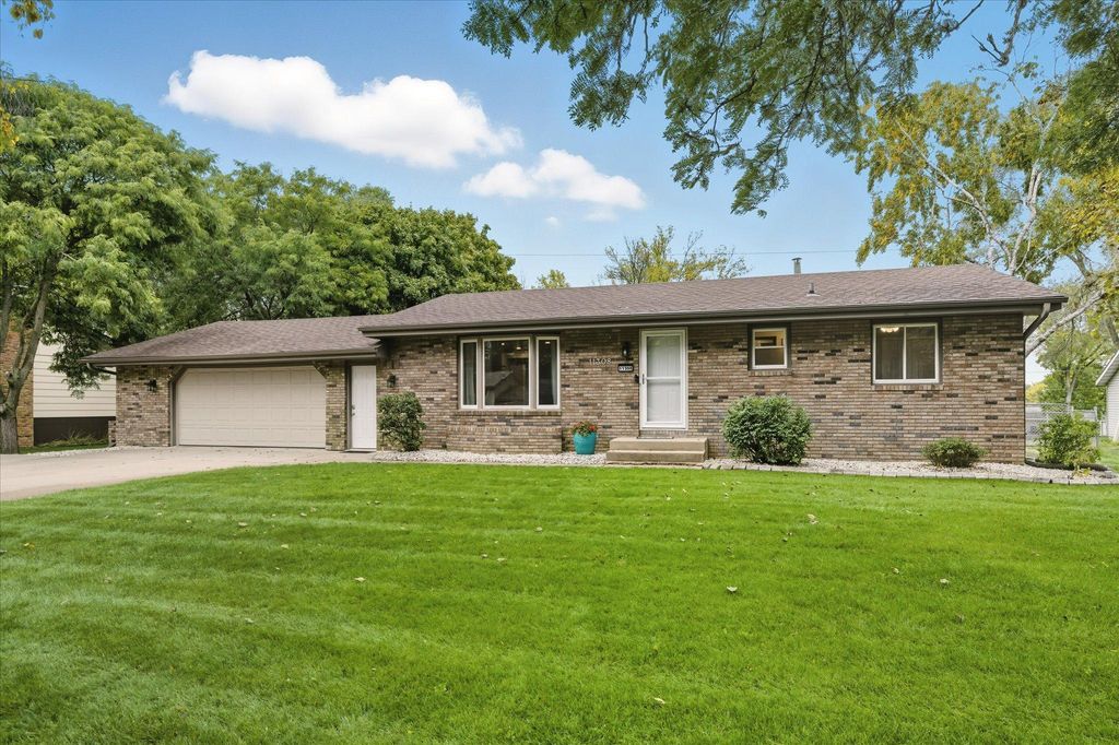 Photo of 11308 Kentucky Avenue N, Champlin, MN 55316 (MLS # 6771977)