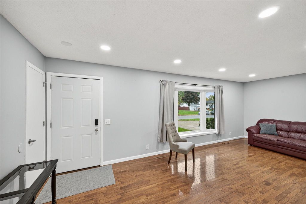 Photo of 11308 Kentucky Avenue N, Champlin, MN 55316 (MLS # 6771977)