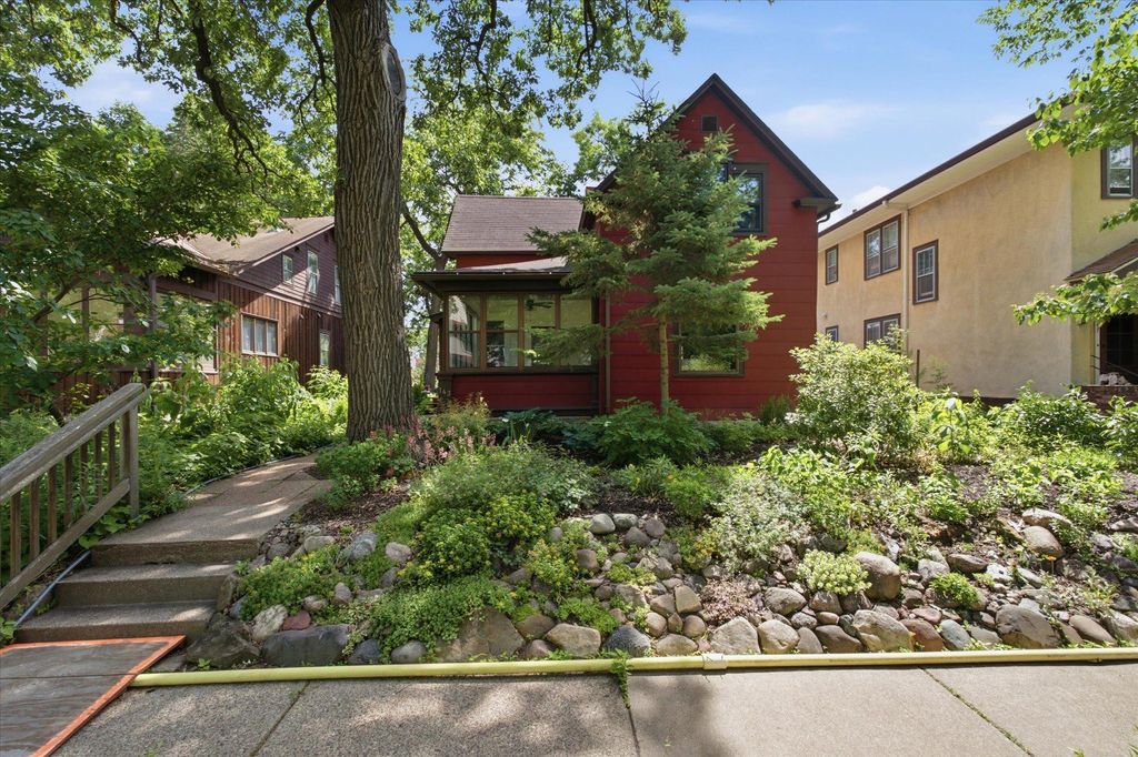 Photo of 143 Bedford Street SE, Minneapolis, MN 55414 (MLS # 7096136)