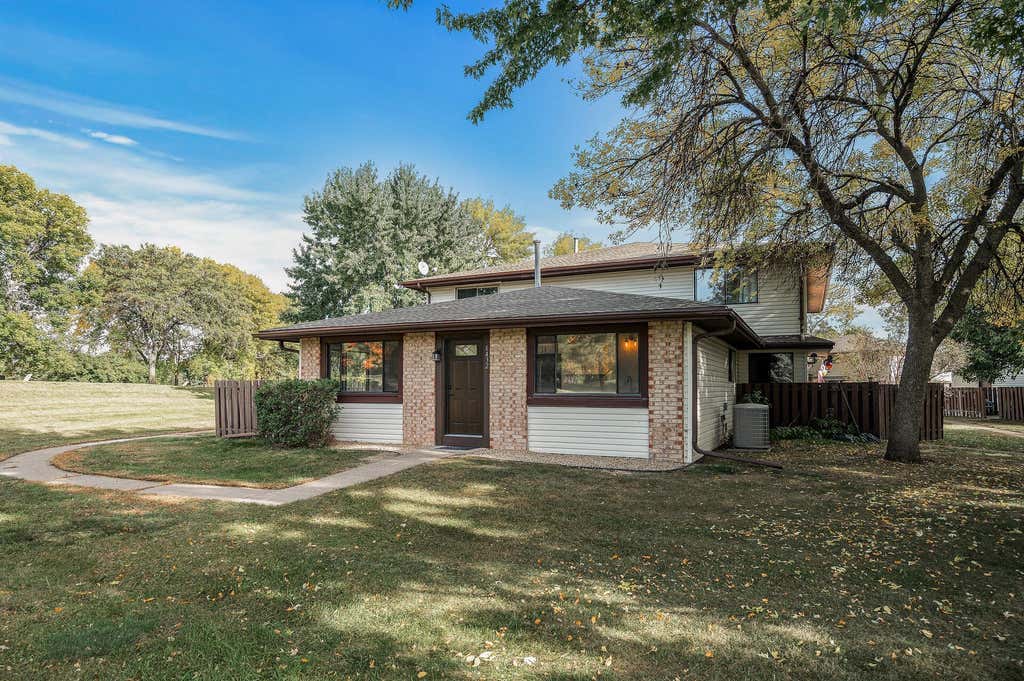 Photo of 6432 84th Court N, Brooklyn Park, MN 55445 (MLS # 7125676)