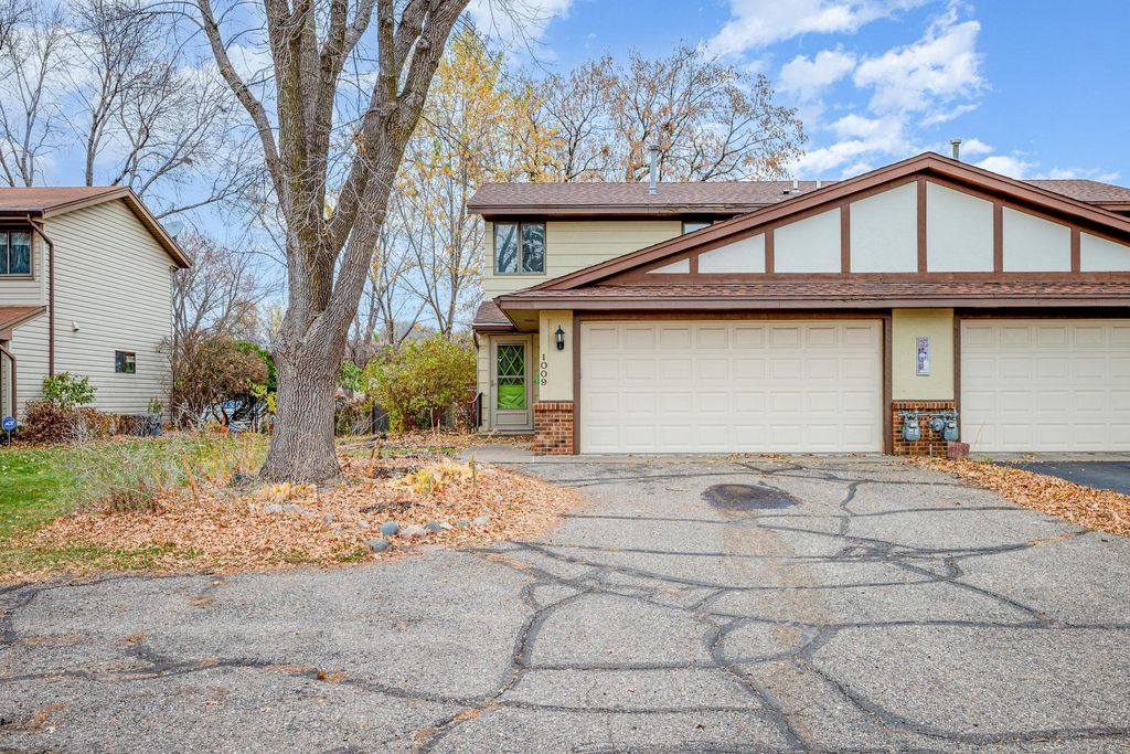 Photo of 1009 4th Avenue E, Shakopee, MN 55379 (MLS # 6823310)