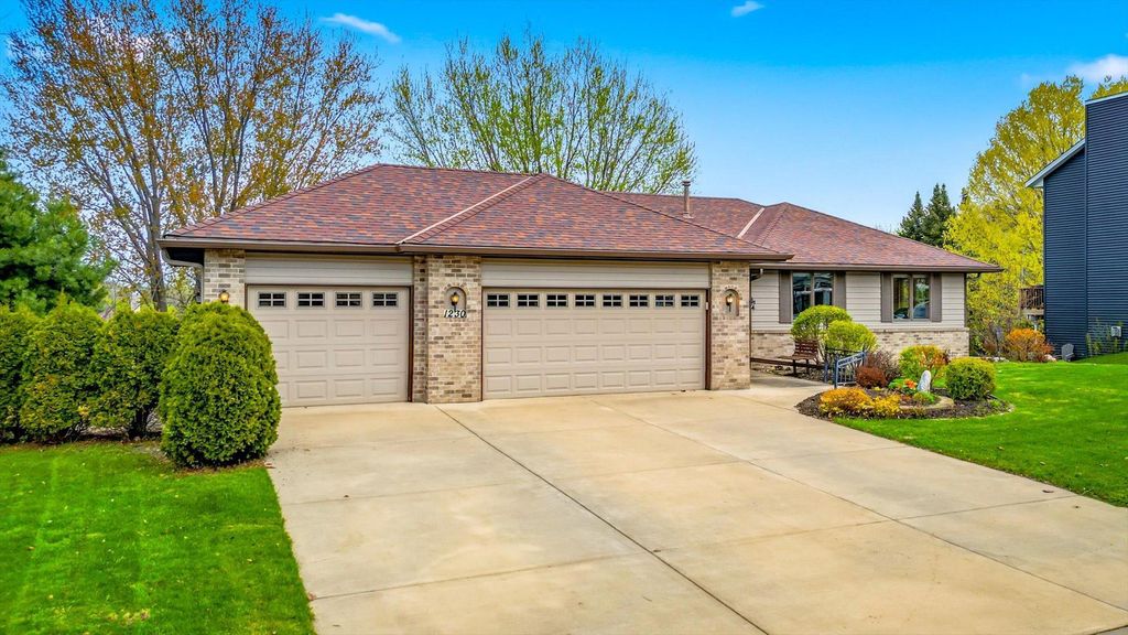 Photo of 1230 Eagle Ridge Trail, Stillwater, MN 55082 (MLS # 7057802)