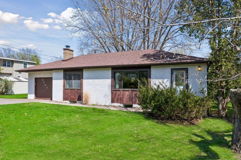 Photo of 3001 Groveland School Road, Minnetonka, MN 55391 (MLS # 7061050)
