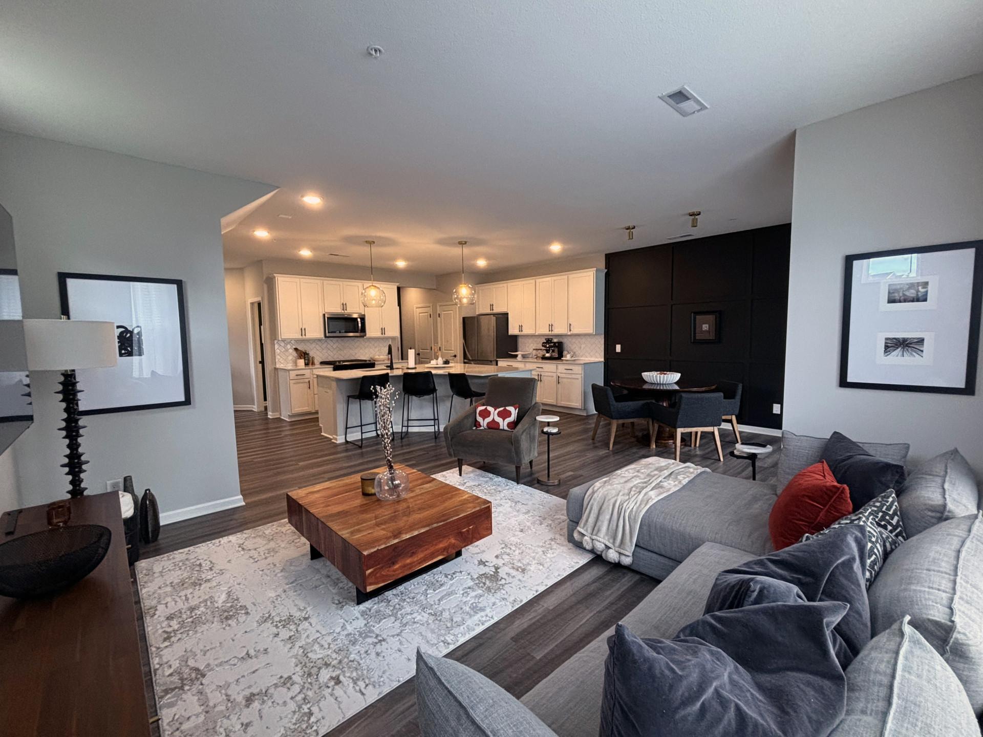 212 Junco Road N