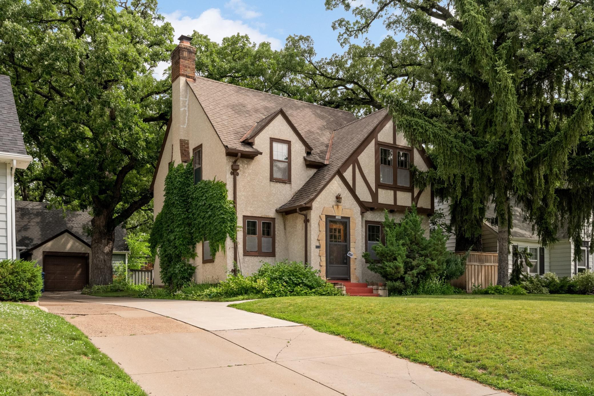 2406 W 54th Street