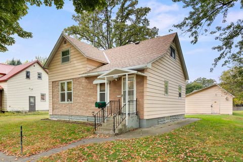 Photo of 726 Ivy Lane SE, Hutchinson, MN 55350 (MLS # 6789076)