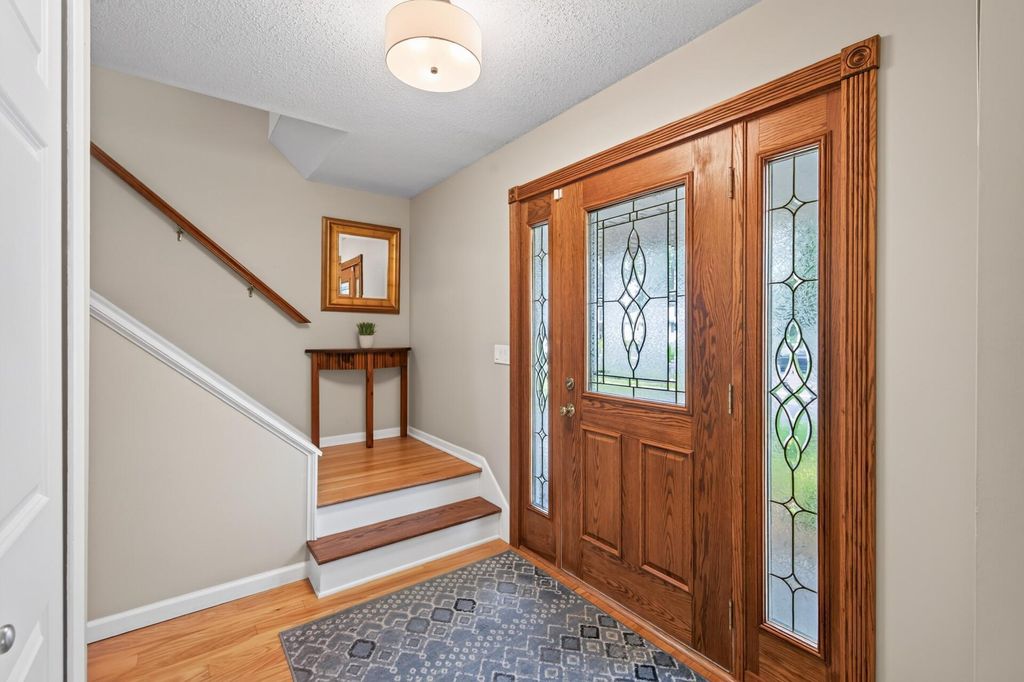 Photo of 2809 W 101st Street, Bloomington, MN 55431 (MLS # 7103348)