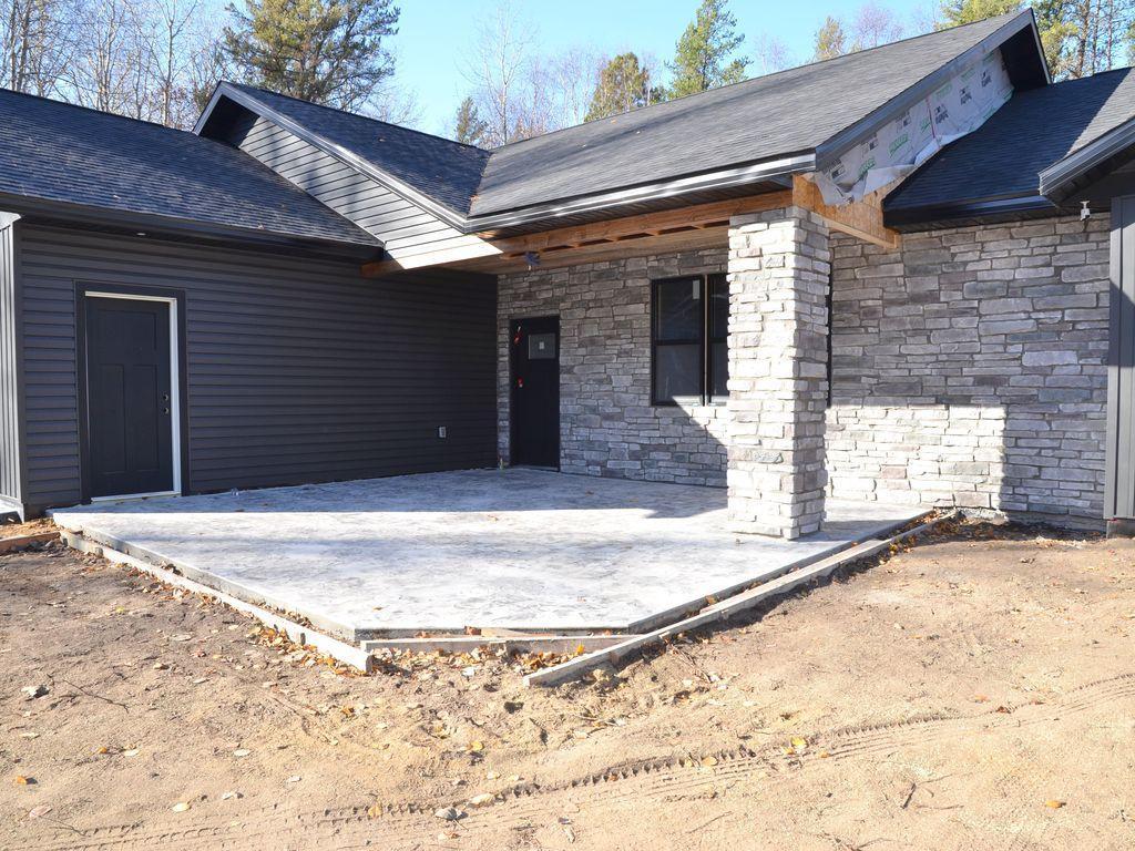 20751 Firewood Trail