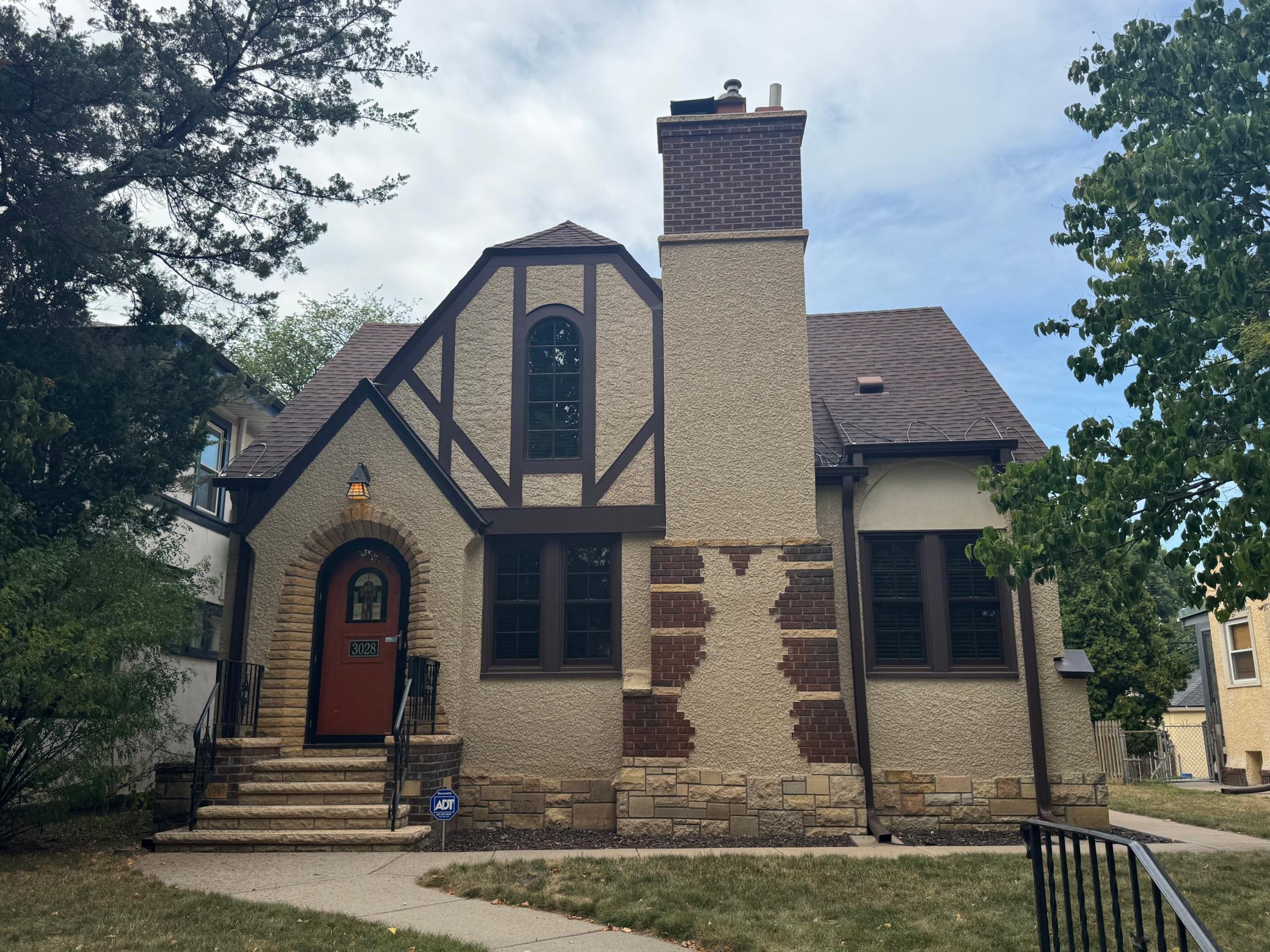 3028 E Minnehaha Parkway