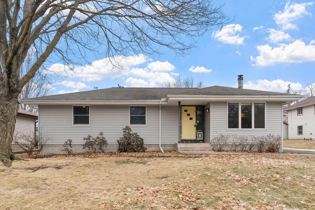 Photo of 6089 Xylon Avenue N, New Hope, MN 55428 (MLS # 7033807)