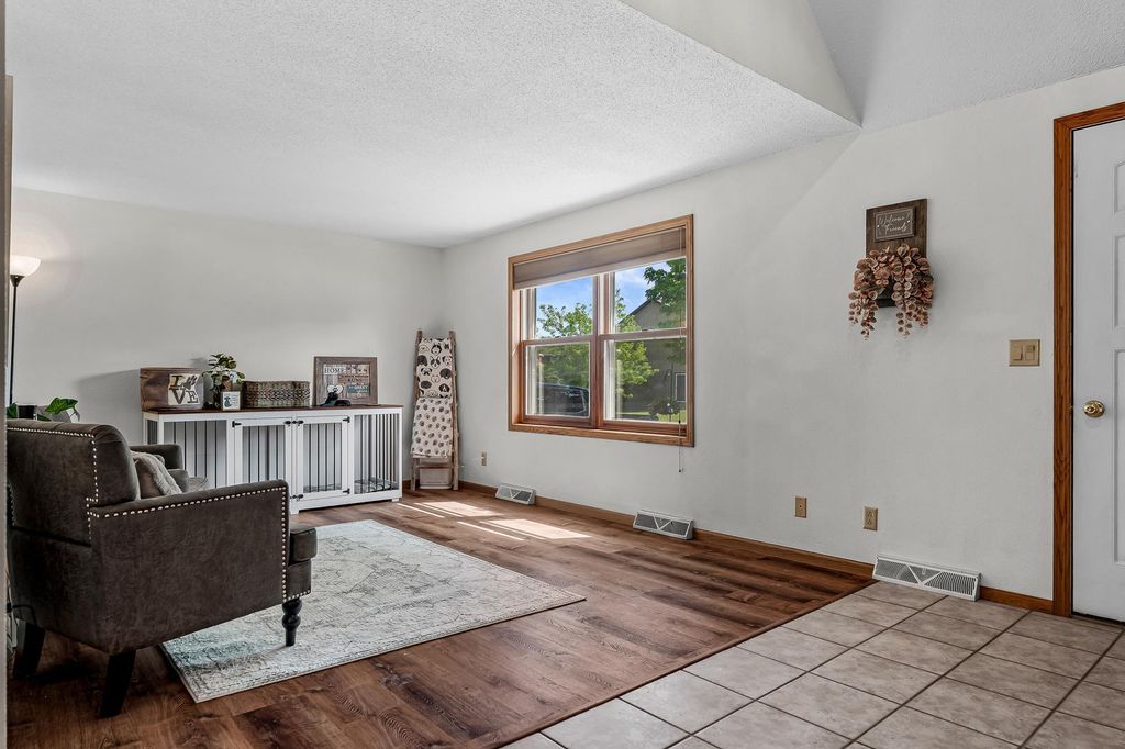 Photo of 1214 Willow Street, La Crescent, MN 55947 (MLS # 7076576)