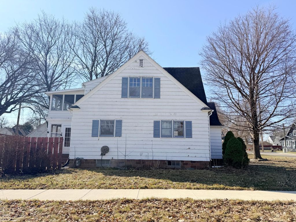 Photo of 816 Clausen Avenue, Albert Lea, MN 56007 (MLS # 7073540)