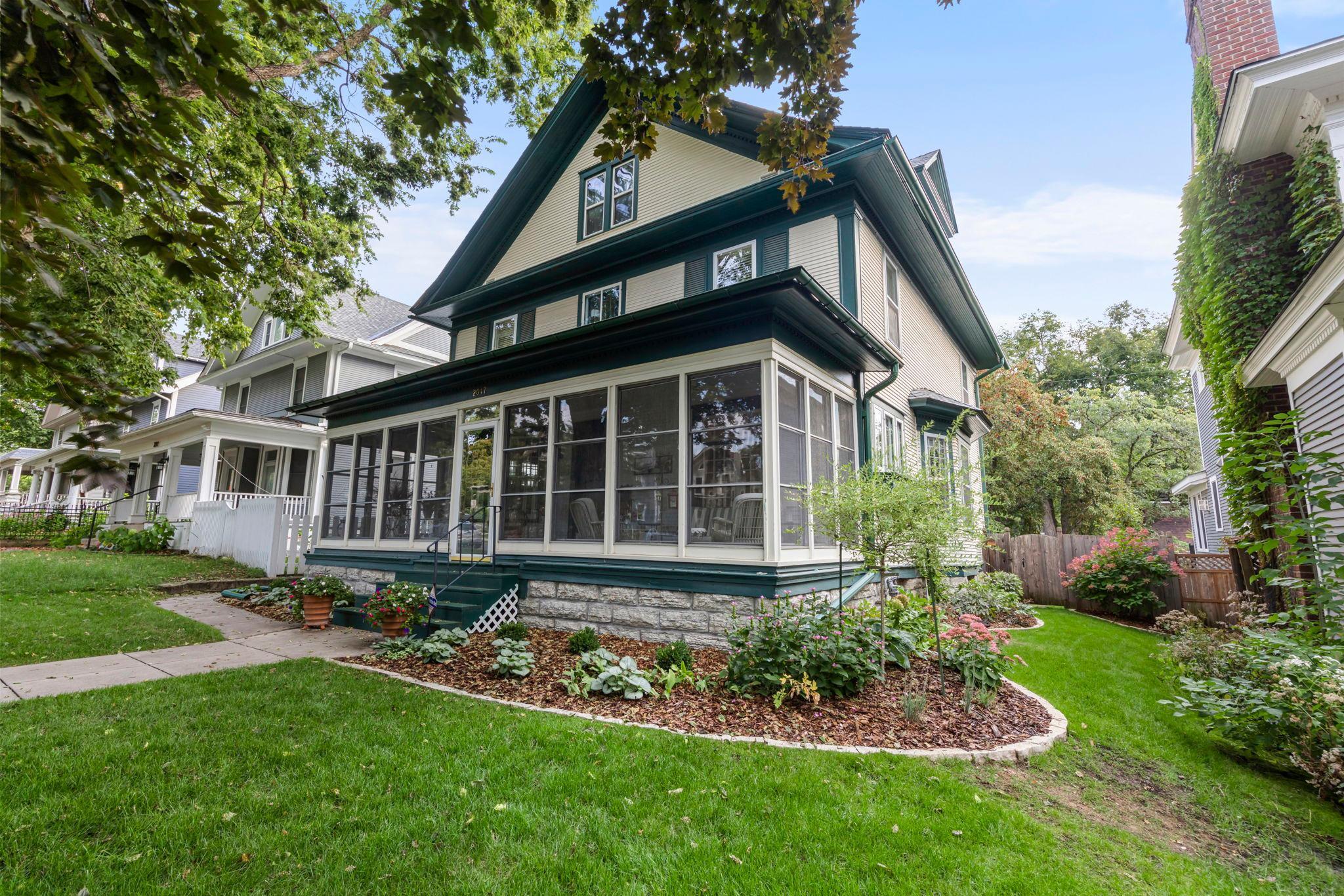 2017 Girard Avenue S