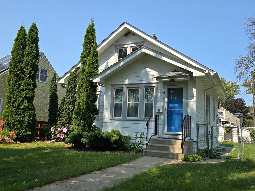 Photo of 1871 Hyacinth Avenue E, Saint Paul, MN 55119 (MLS # 7038401)