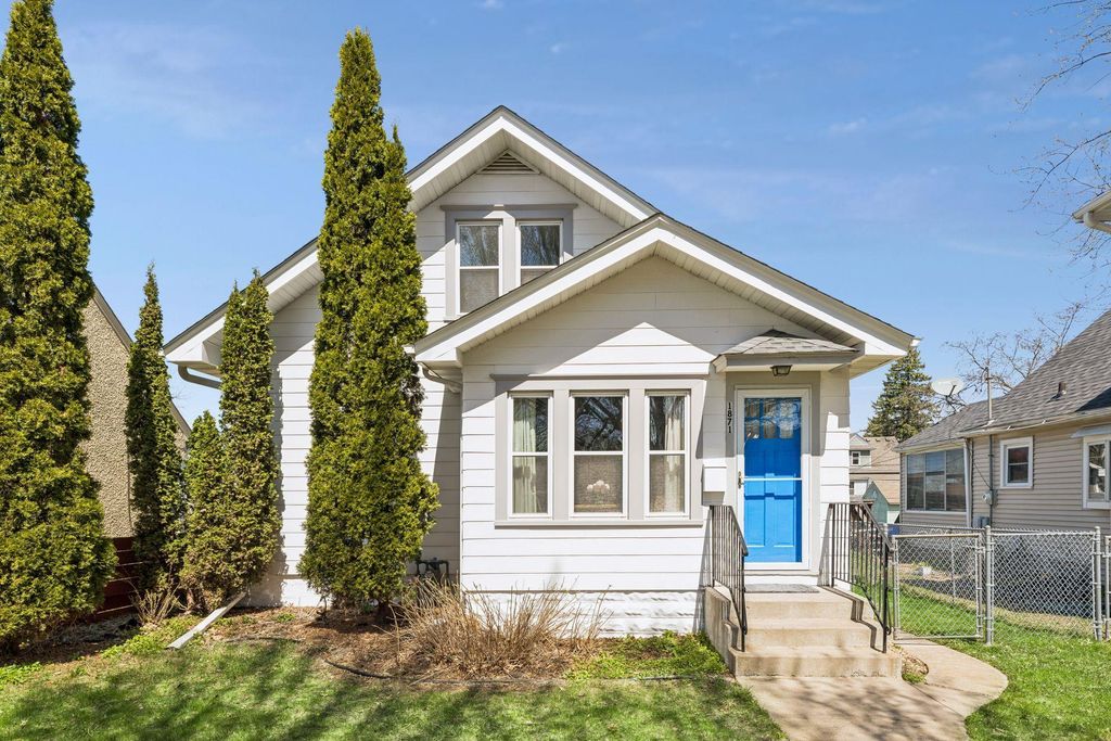 Photo of 1871 Hyacinth Avenue E, Saint Paul, MN 55119 (MLS # 7038401)