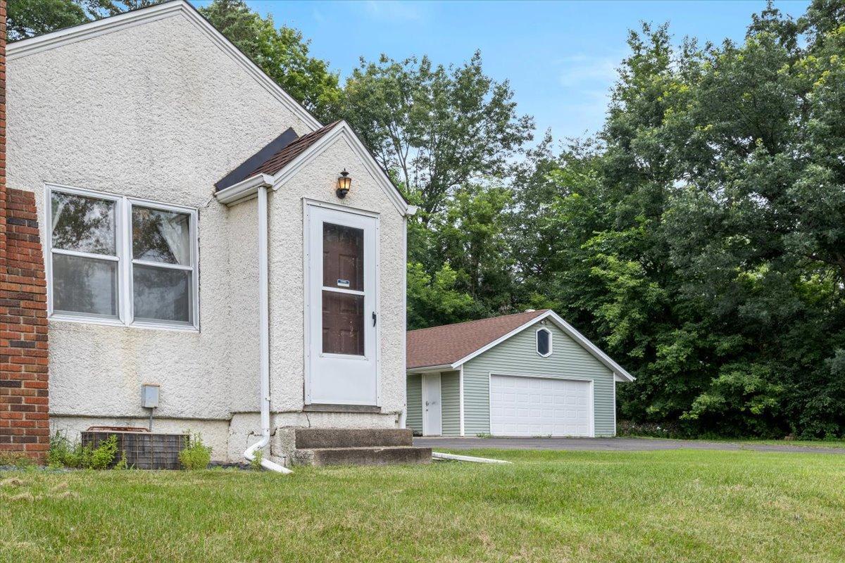 4145 Oakcrest Drive