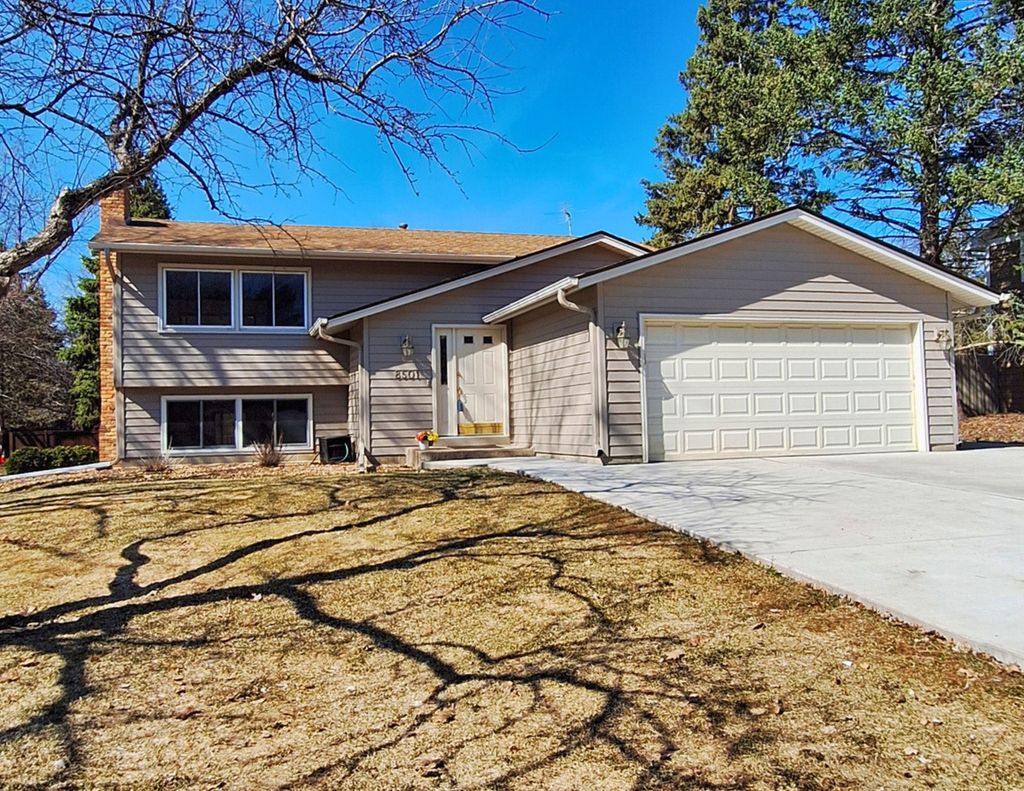 Photo of 8501 Zanzibar Lane N, Maple Grove, MN 55311 (MLS # 7032560)