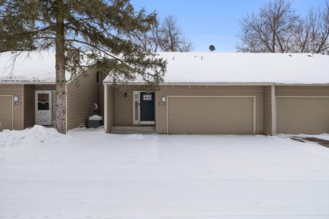 935 Monterey Court N Shoreview MN 55126