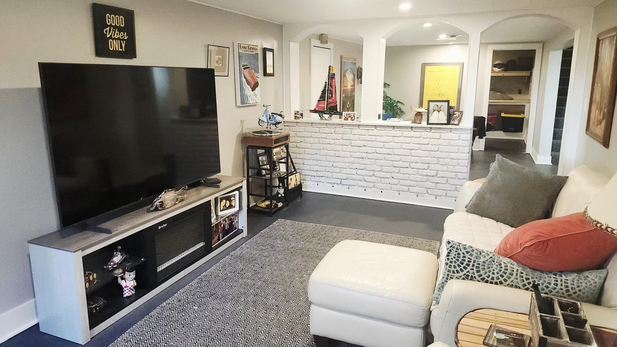 2108 Western Avenue N