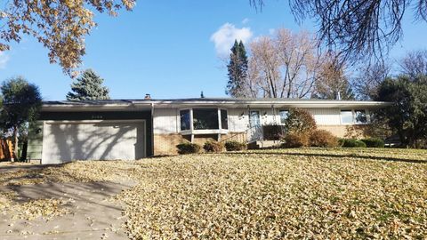 2108 Western Avenue N Roseville MN 55113