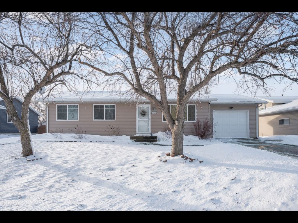 Photo of 1909 2nd Avenue NE, Stewartville, MN 55976 (MLS # 7003385)