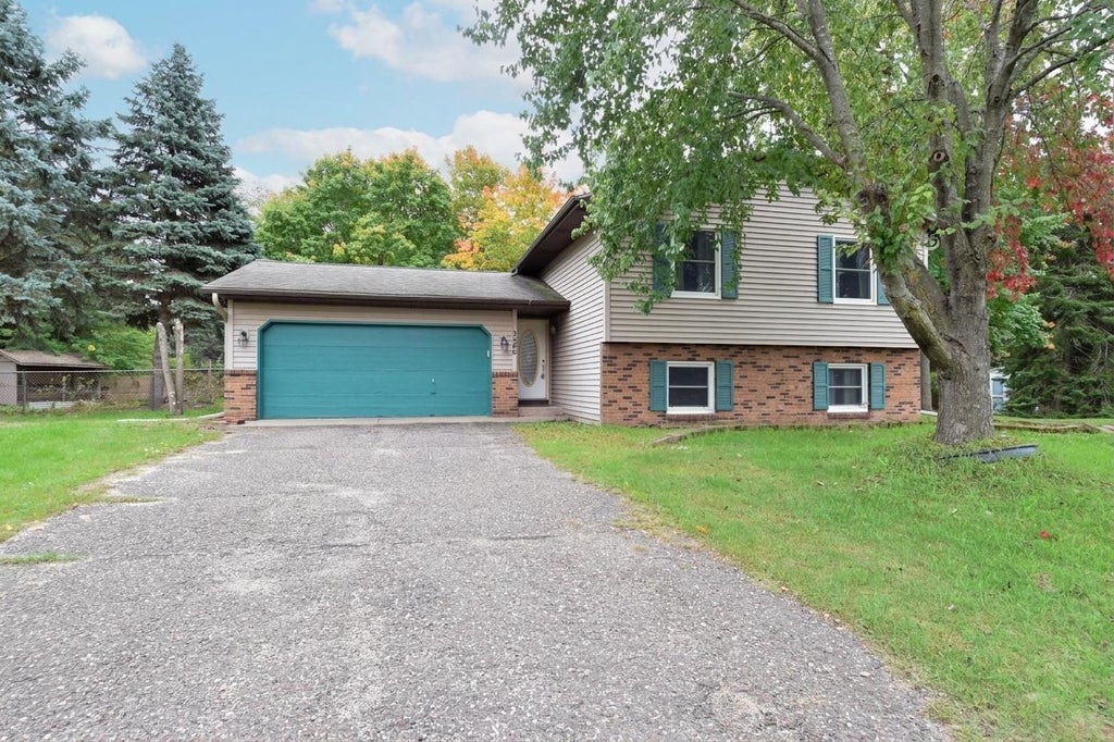 Photo of 5466 Otter View Court, White Bear Lake, MN 55110 (MLS # 7155188)