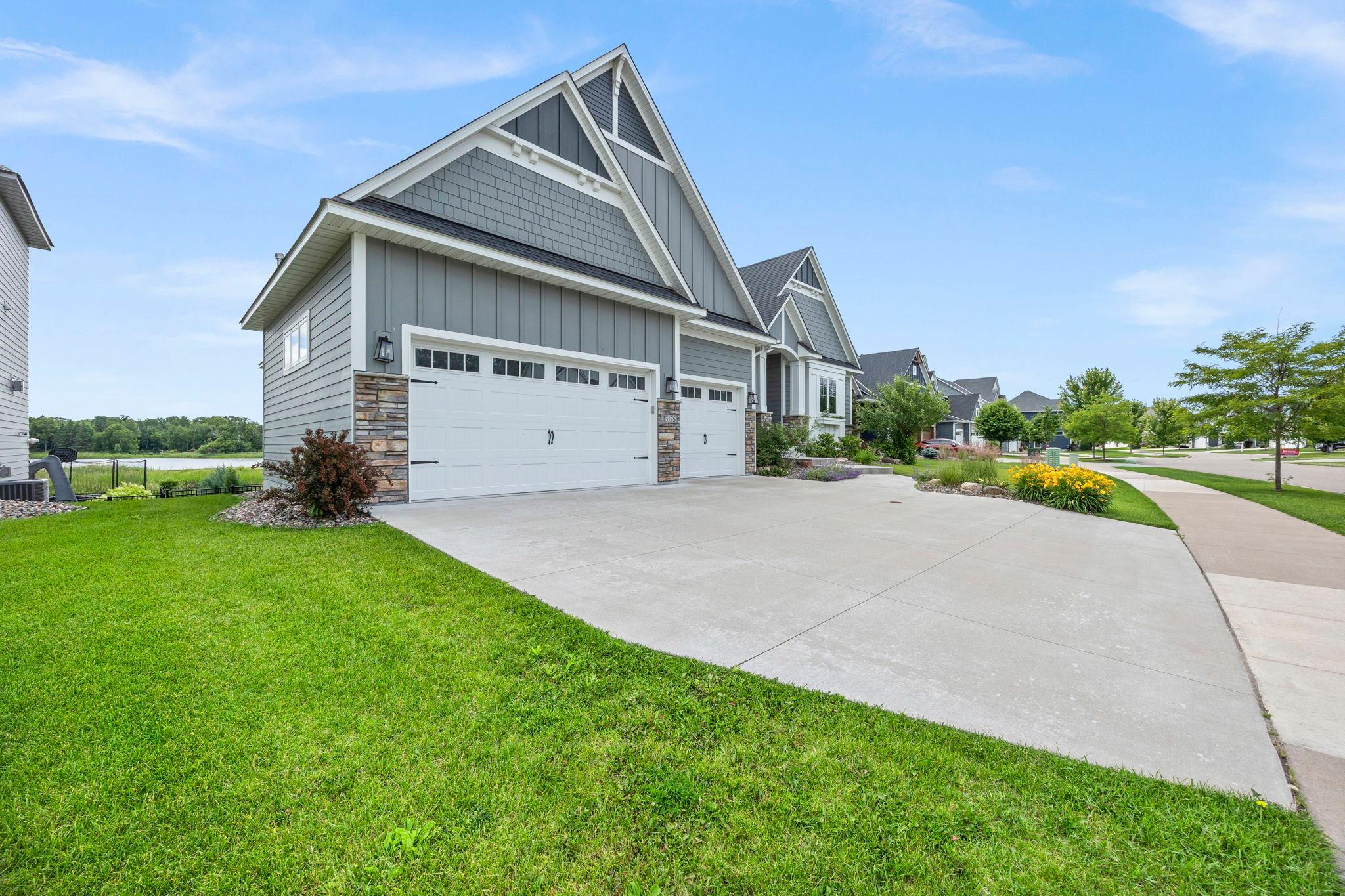 13175 Coral Sea Ct NE
