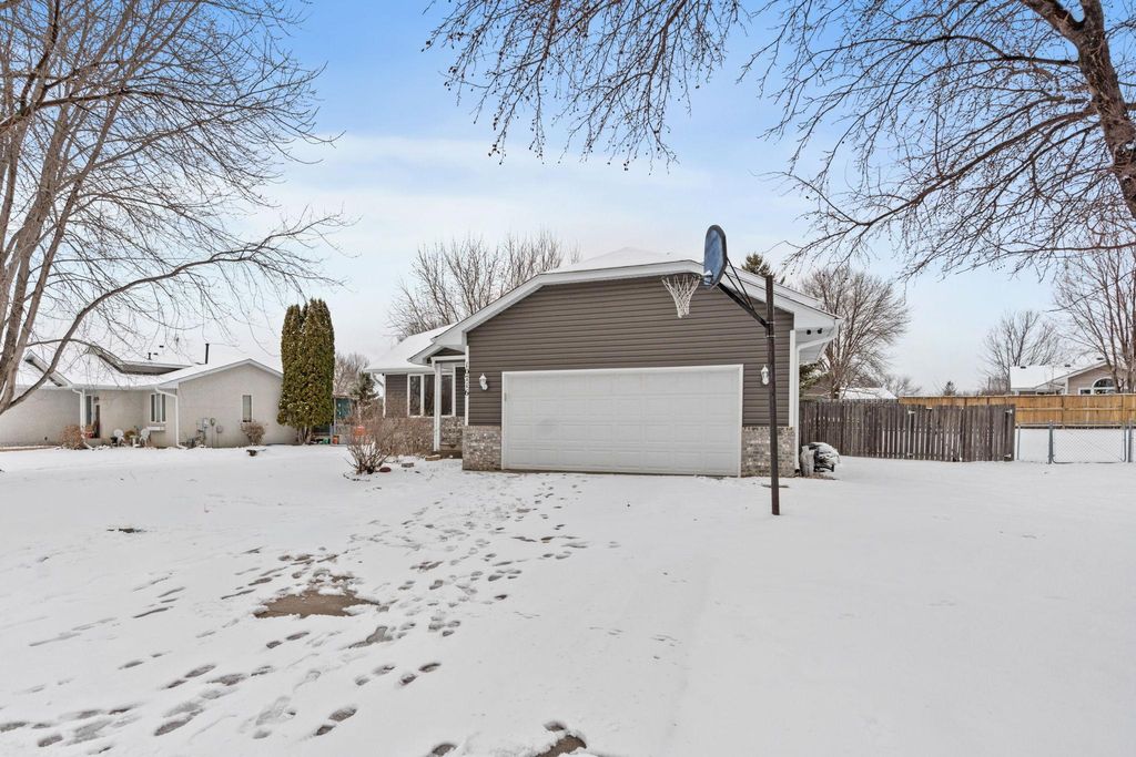 Photo of 10716 Kalland Drive NE, Albertville, MN 55301 (MLS # 6822976)