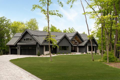 6176 Broadview Avenue Credit River Twp MN 55372