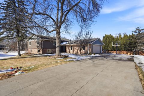 18224 23rd Avenue N Plymouth MN 55447