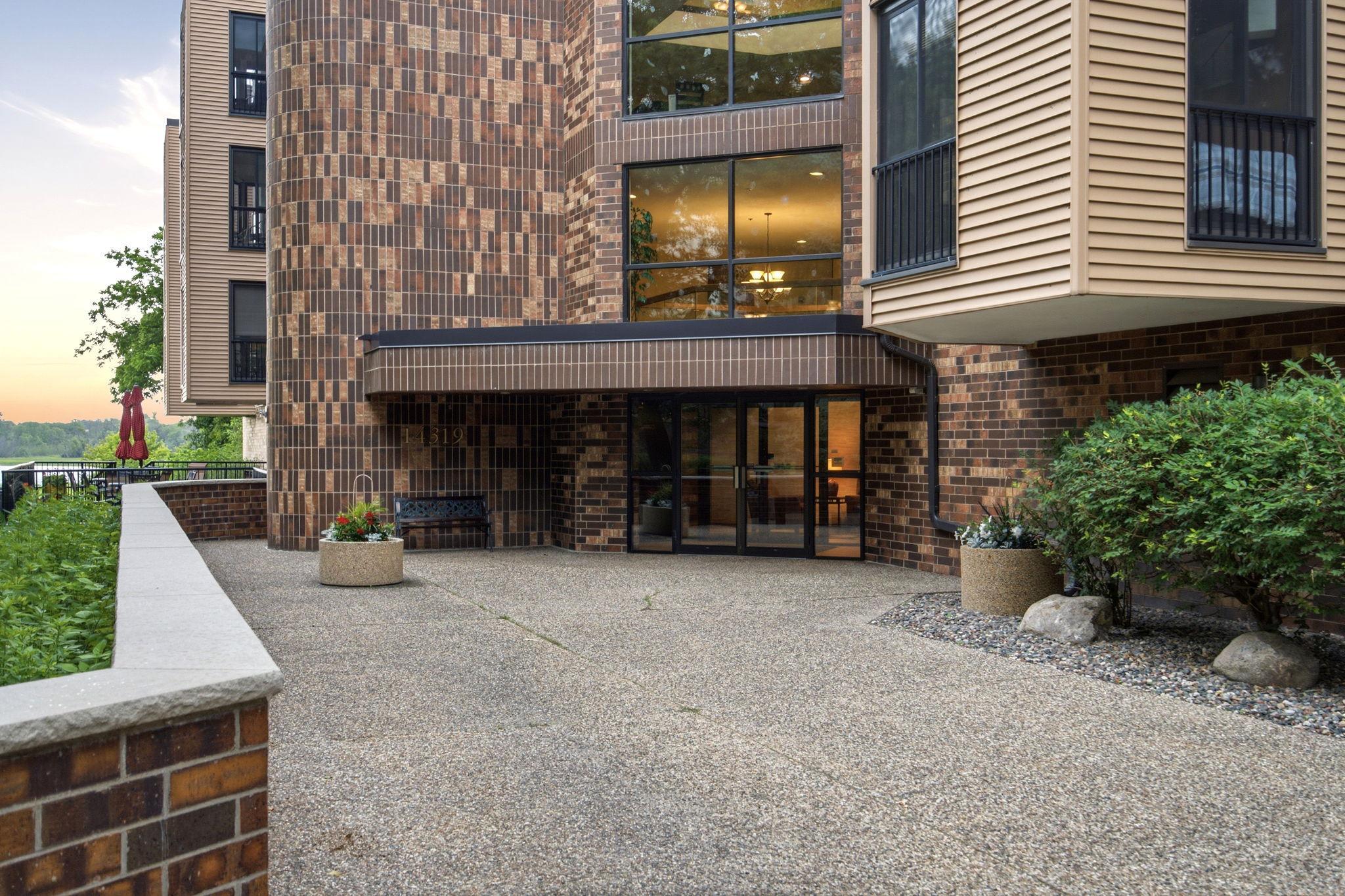 14319 Stewart Lane 207